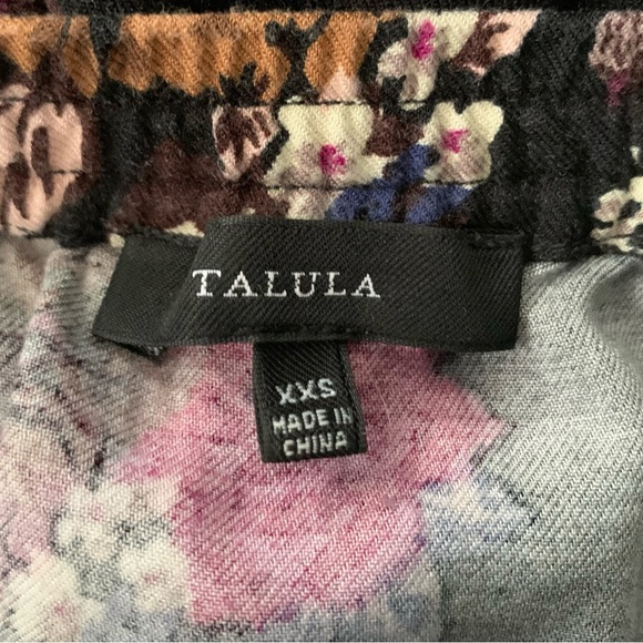 2/$25 Aritzia Talula Tabata Floral Jumpsuit - Picture 5 of 5